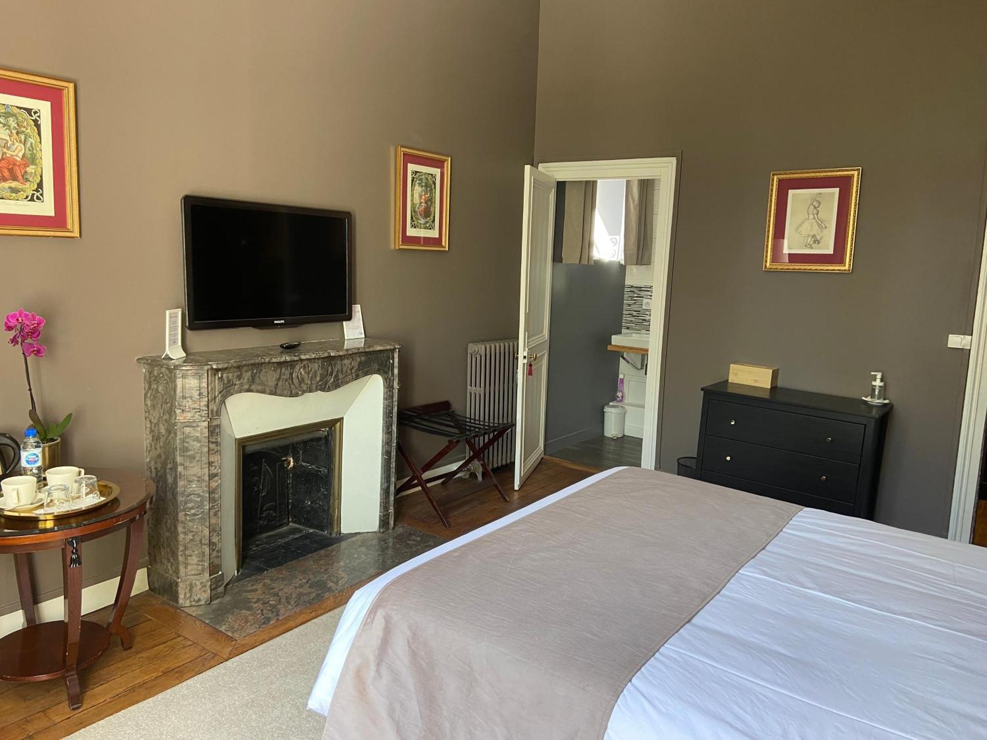 Bed and Breakfast La Grande Carree Сен-Сир-сюр-Луар Экстерьер фото
